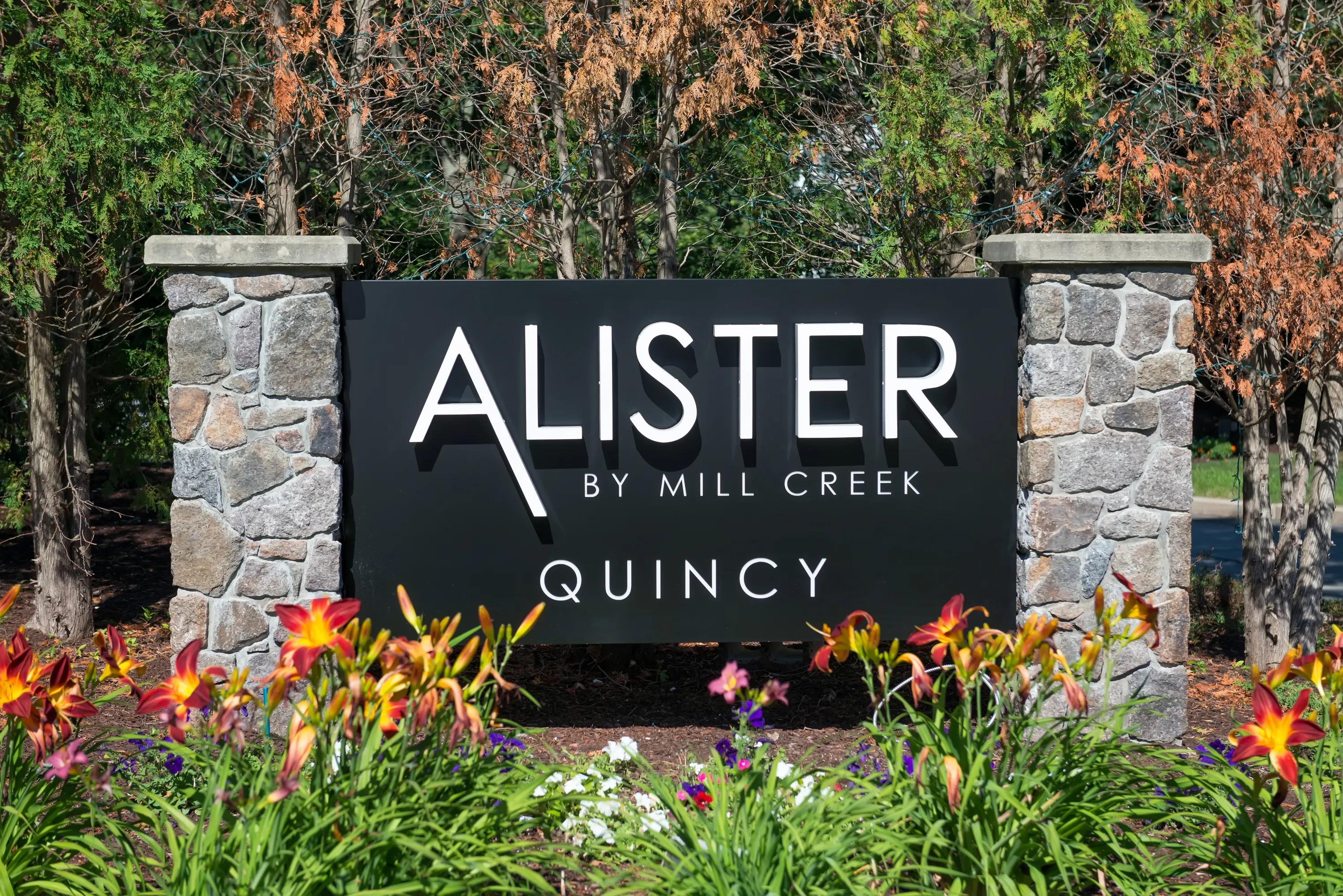 Alister Quincy monument signage image