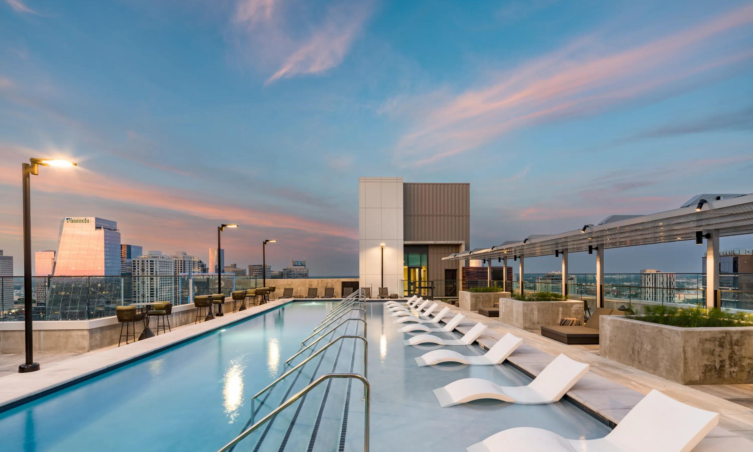 modera mcgavock rooftop pool apartments in Nashville tn
