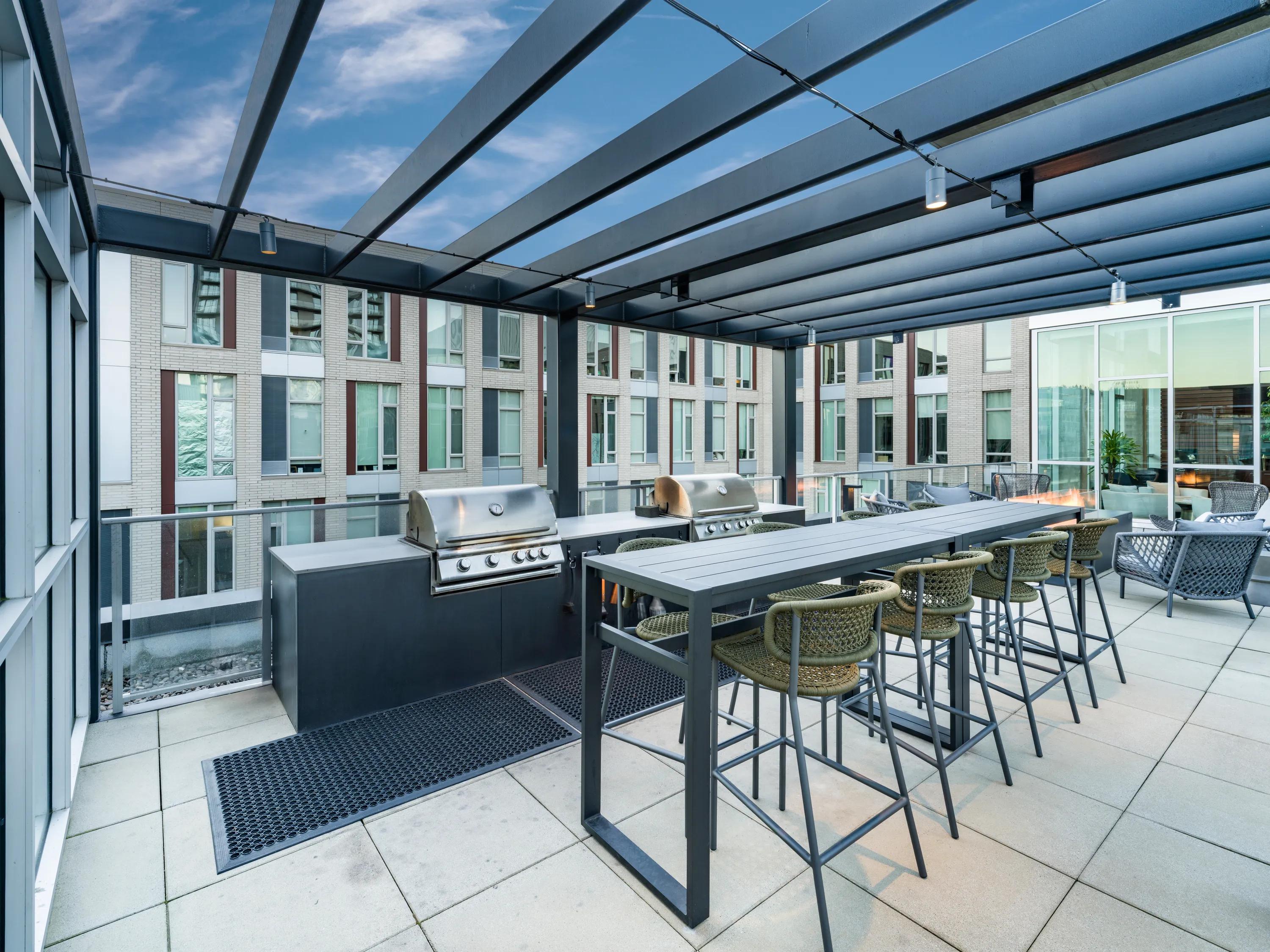 Rooftop grilling area modera pearl portland or apartments