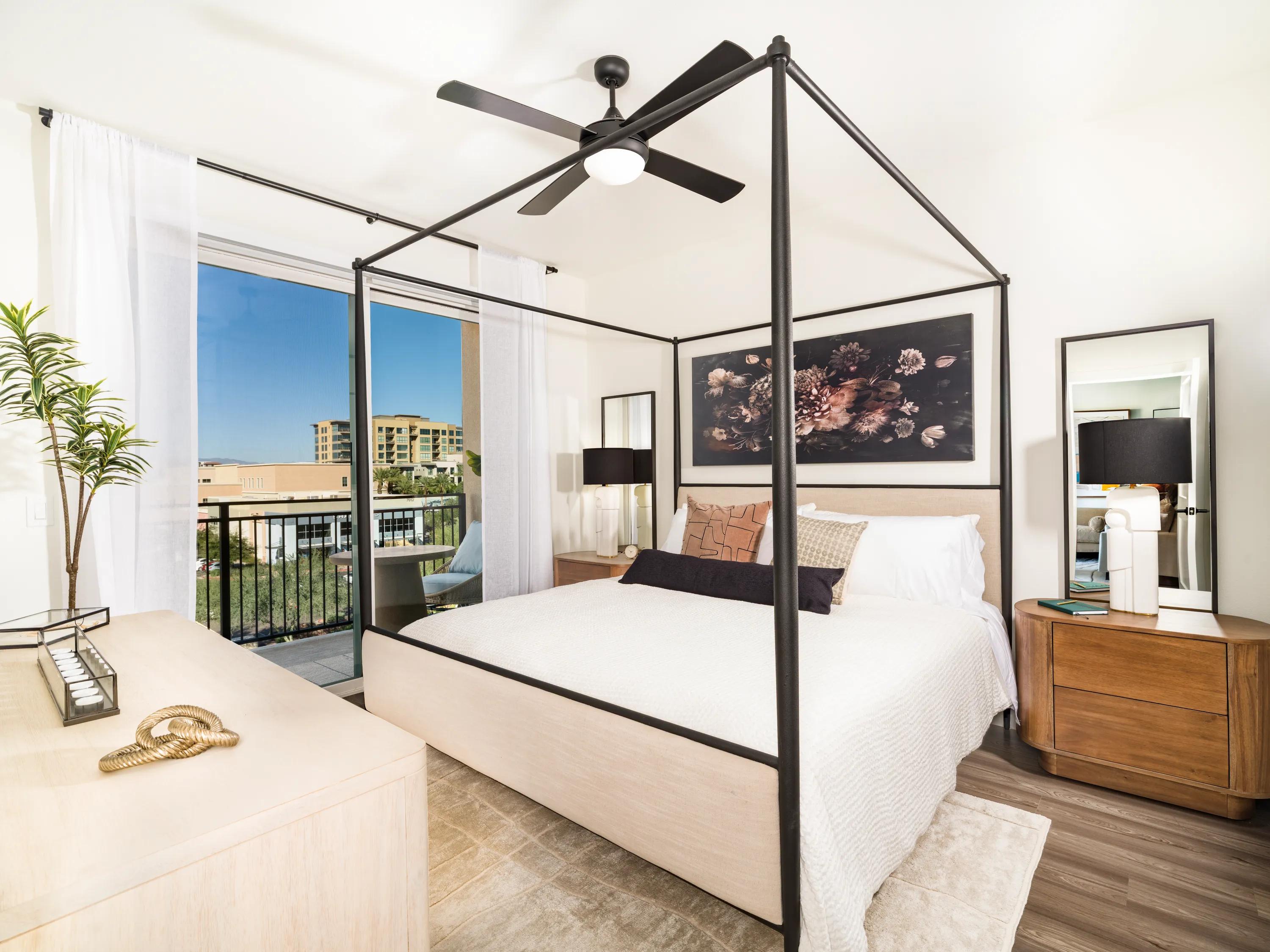 spacious bedrooms with large windows and ceiling fans modera kierland apartments homes for rent in scottsdale z