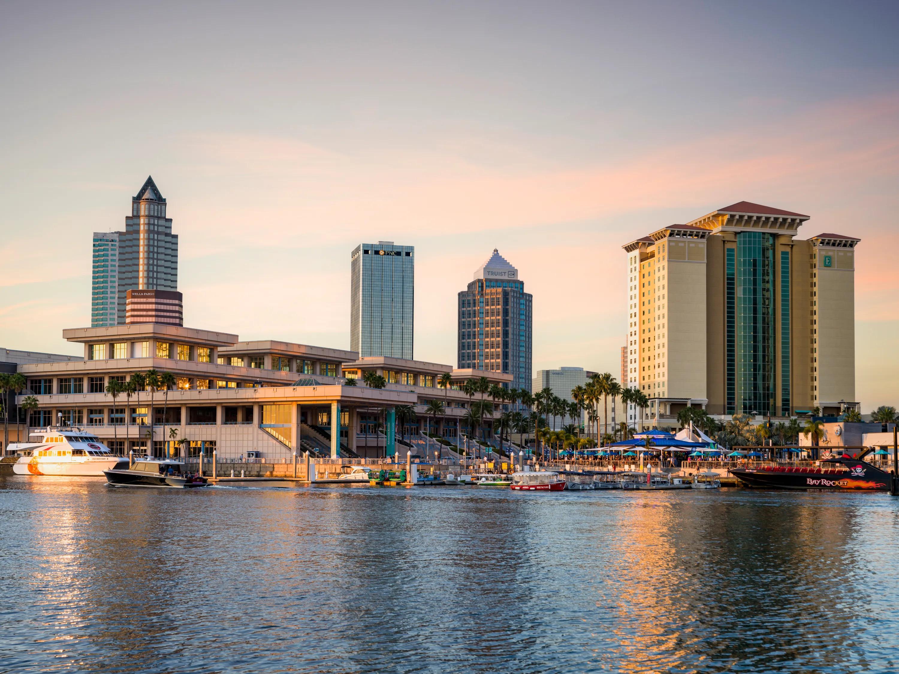 modera encore apartments in tampa fl skyline