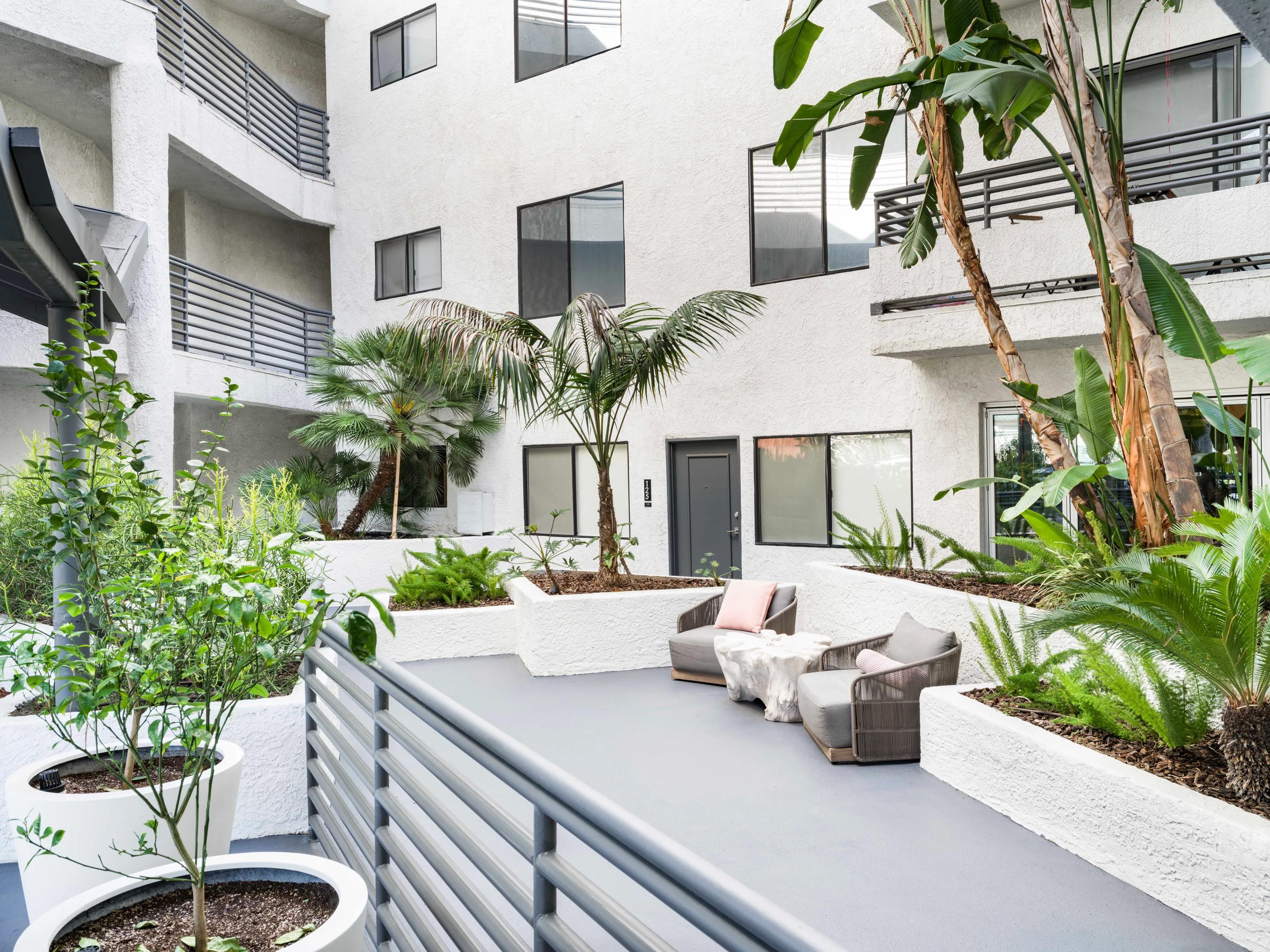 courtyard alister sherman oaks apartments in sherman oaks ca