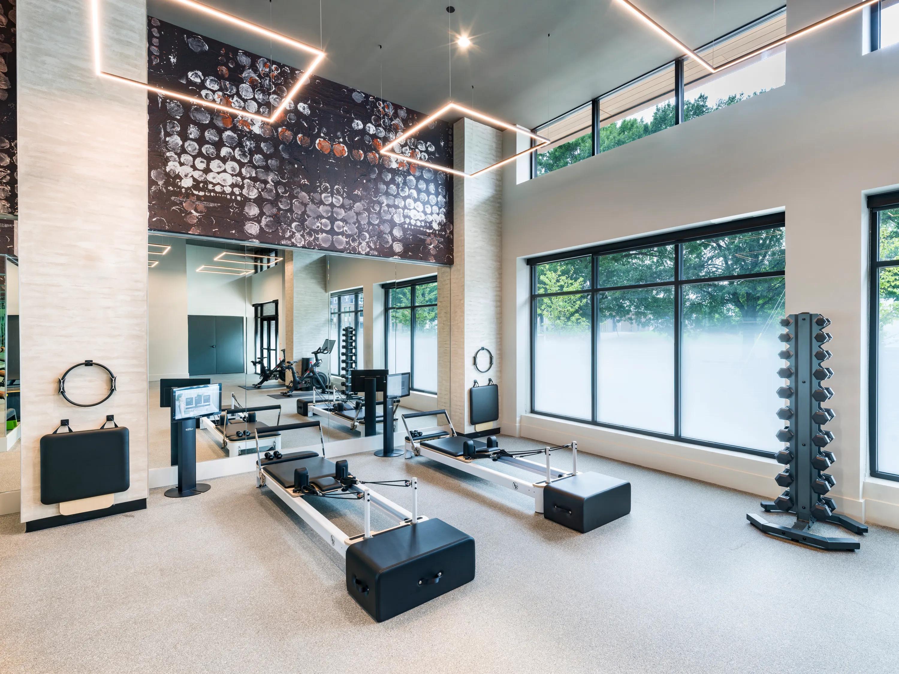 Find your zen in our yoga and Pilates studio modera loso