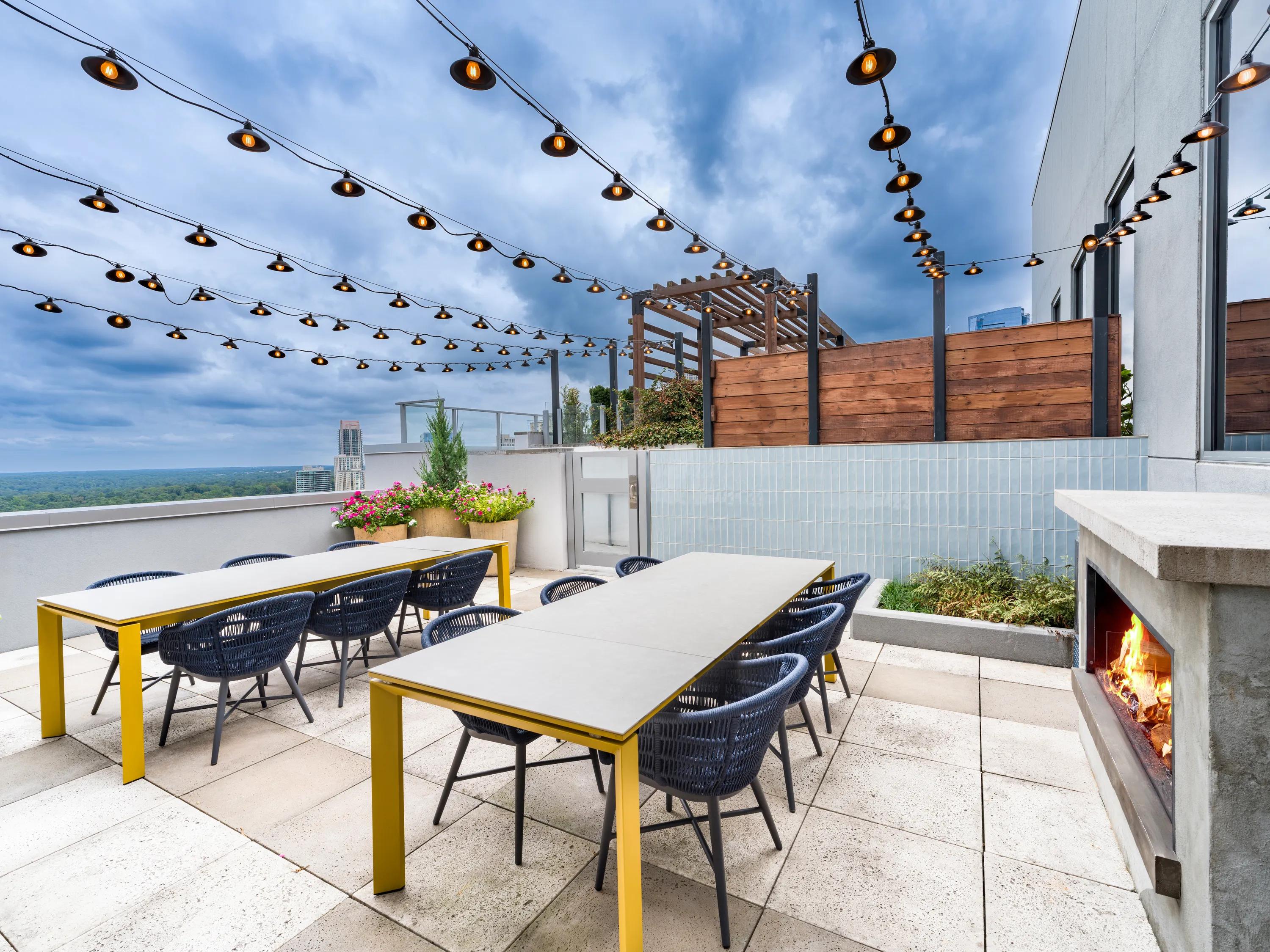 rooftop lounge modera old ivy apartments in atlanta ga