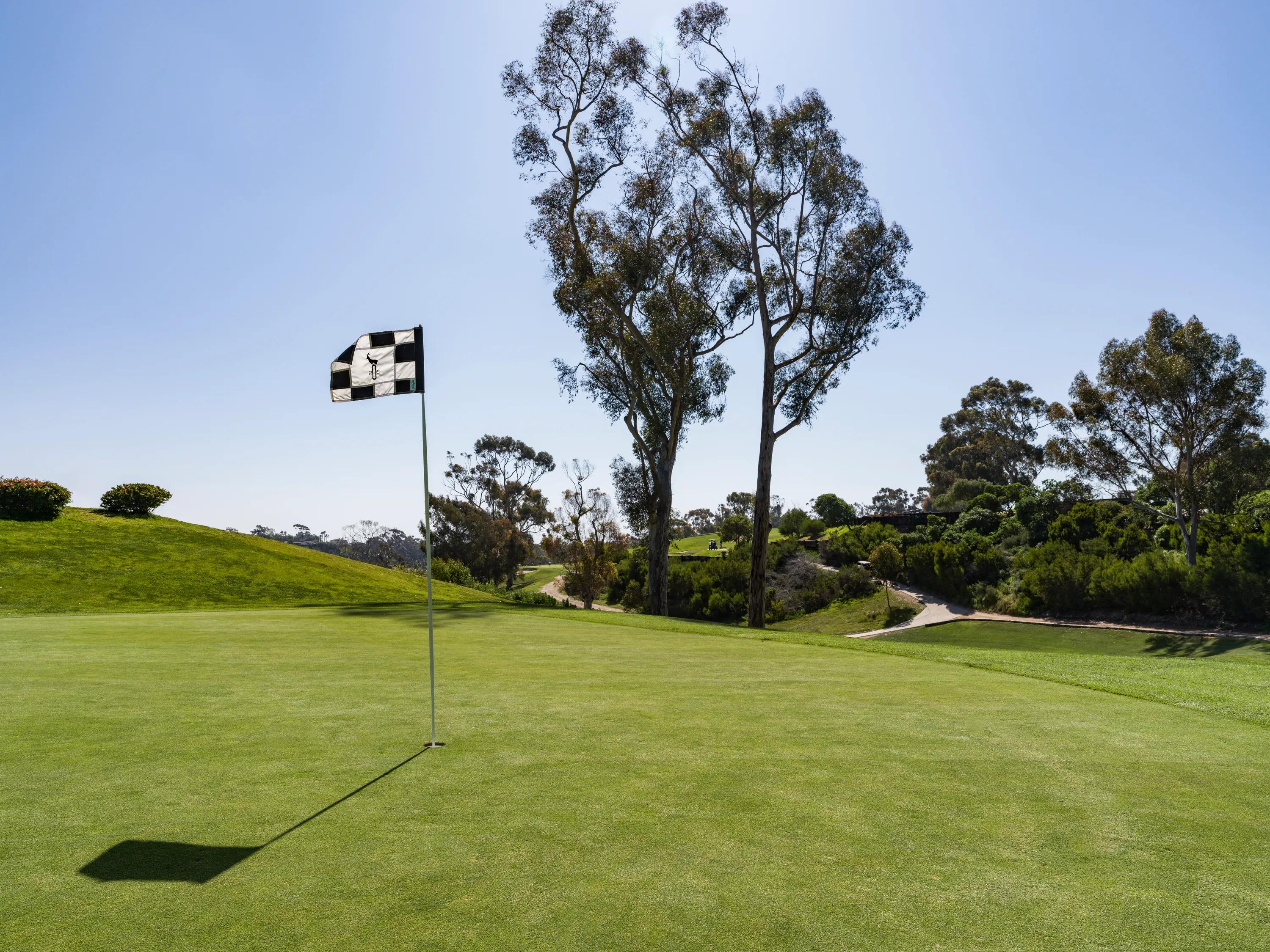 nearby golf course modera melrose apartments for rent in oceanside ca