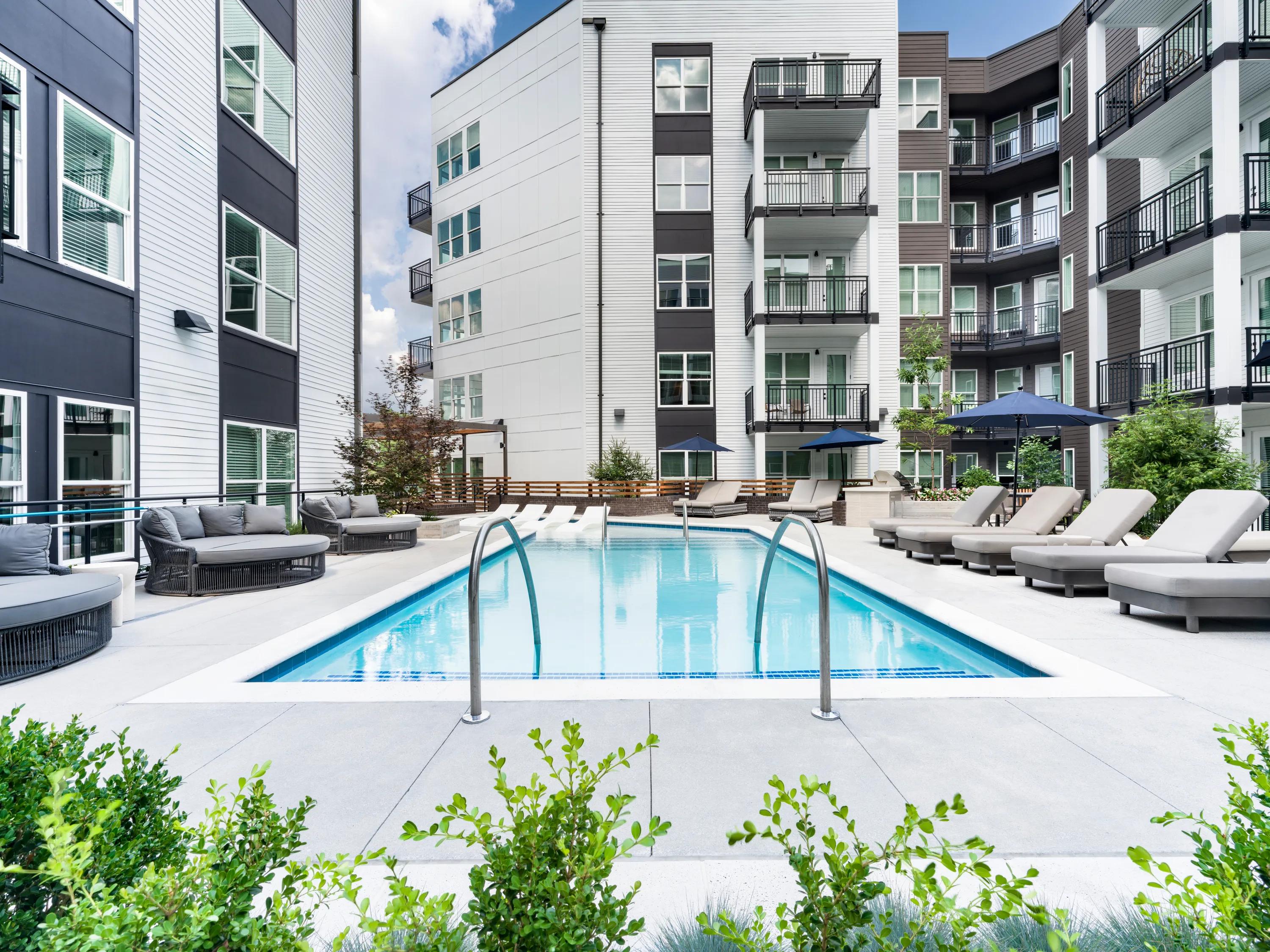 Sun shelf loungers modera westside trail apartment homes for rent in atlanta ga