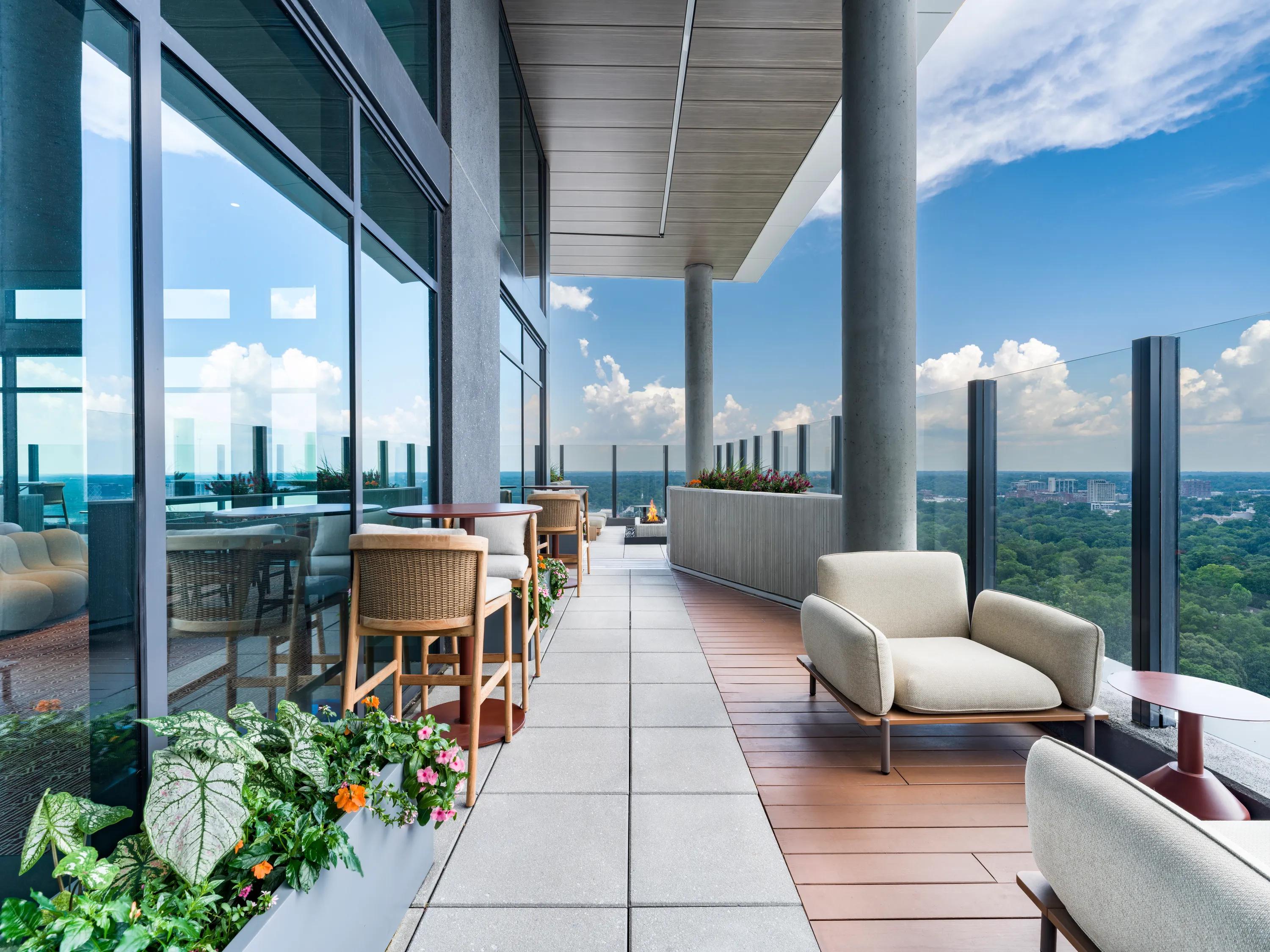 30th-floor terrace with lounge seating modera parkside apartment homes for rent in atlanta ga