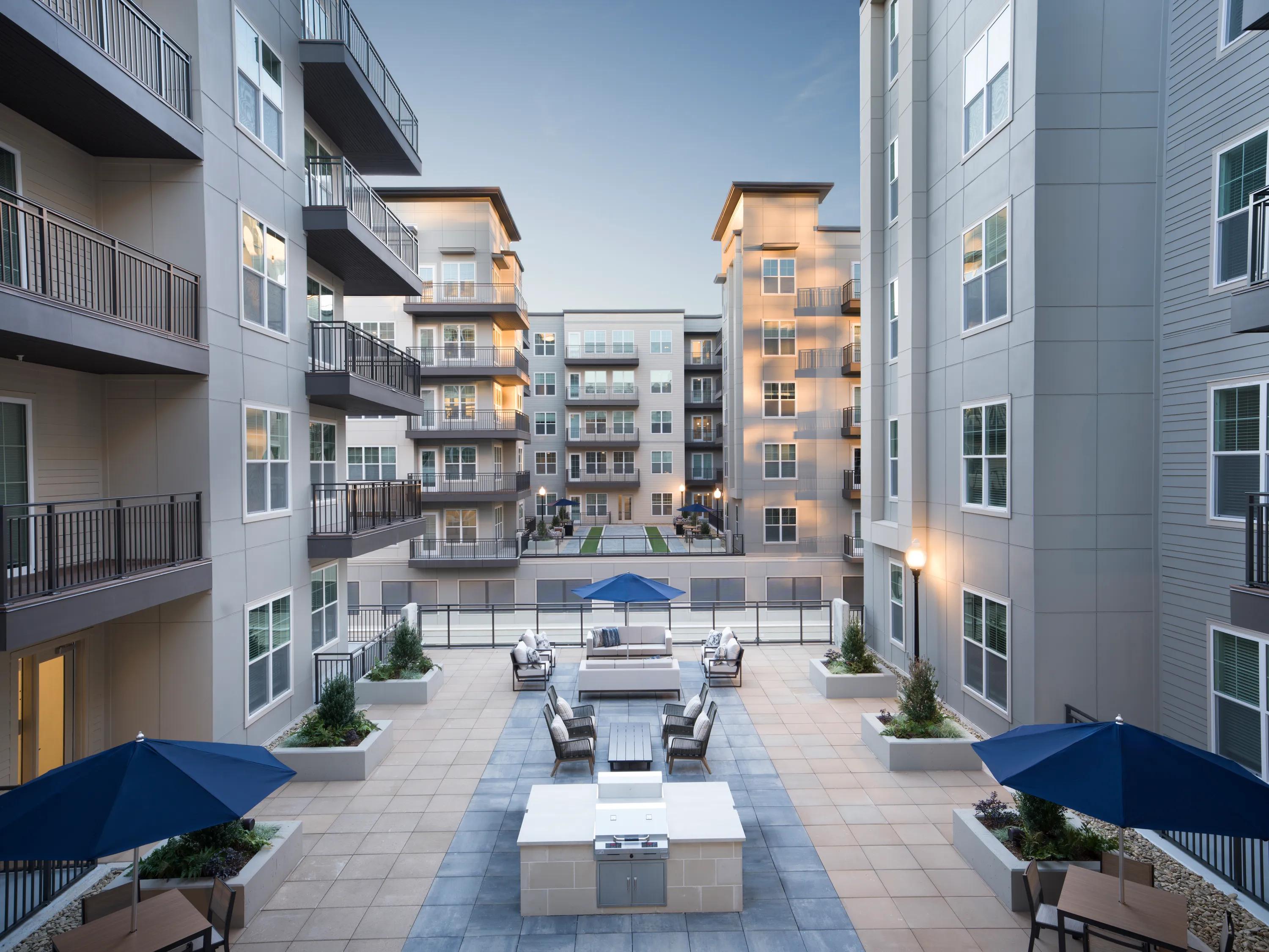 grilling courtyard modera liberty row charlotte nc apartments