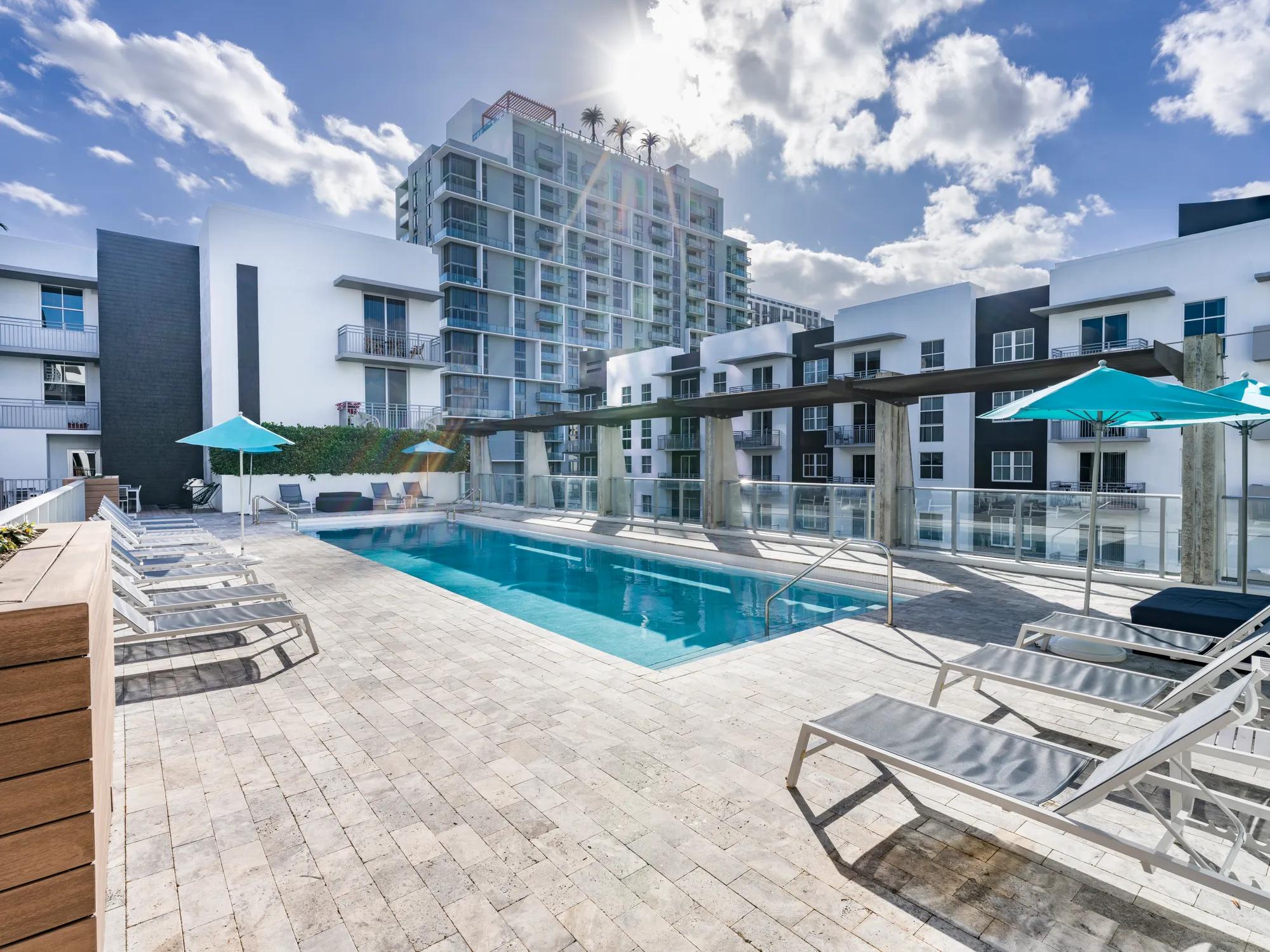 pool area modera douglas station miami florida apartments