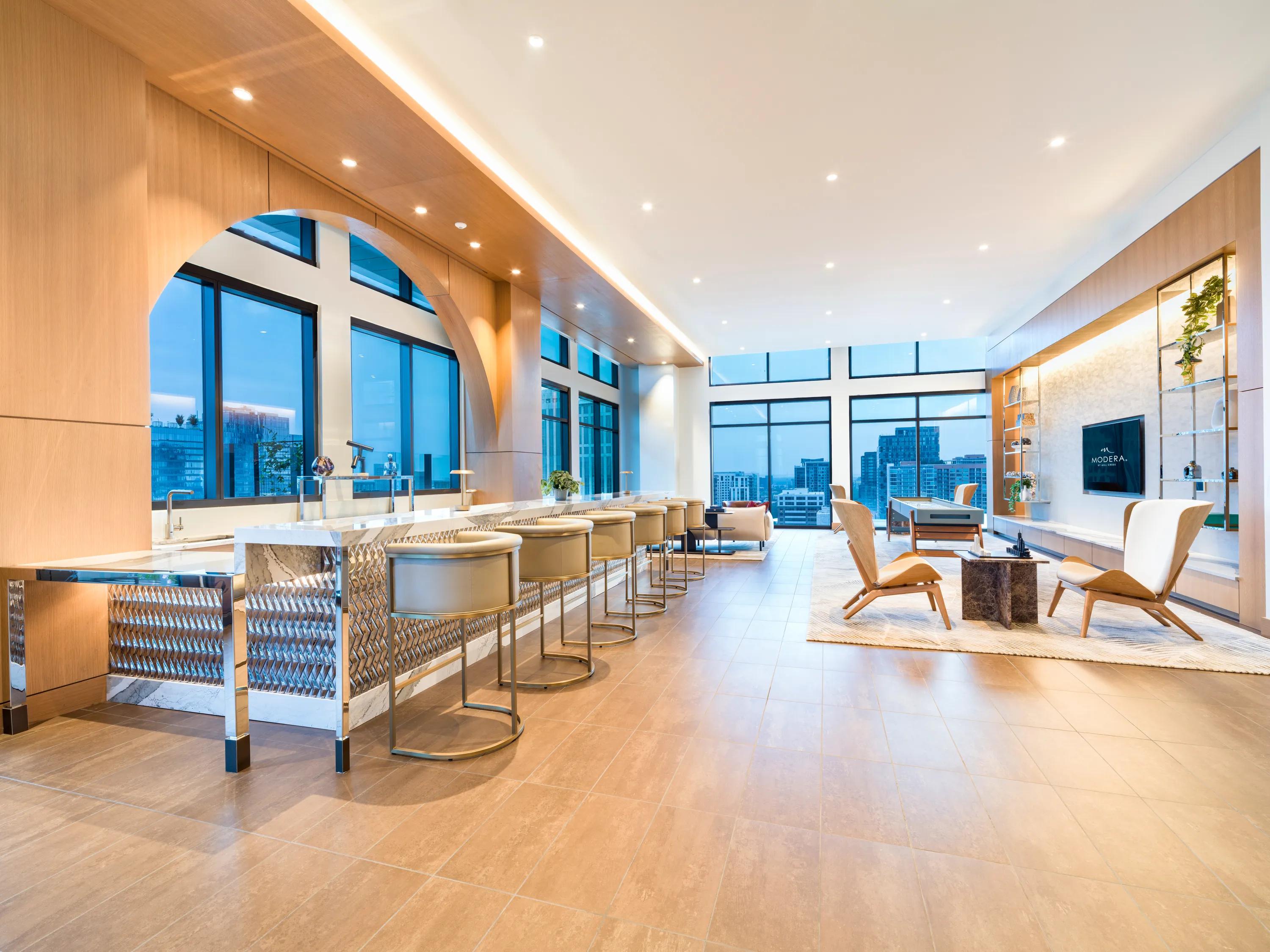 30th-floor sky lounge modera parkside apartment homes for rent in atlanta ga