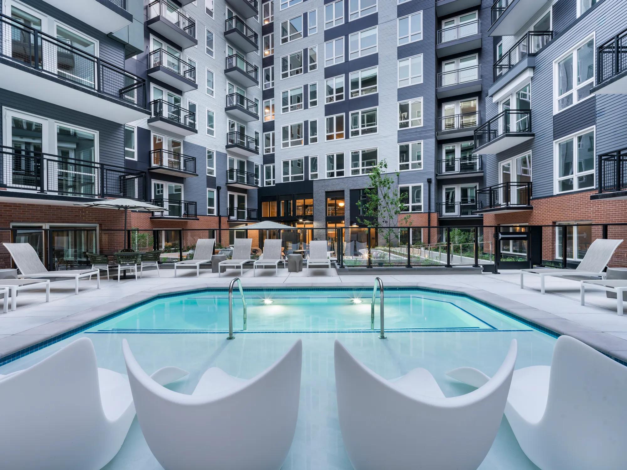 resort style pool with sun deck modera h street apartment homes for rent in washington dc