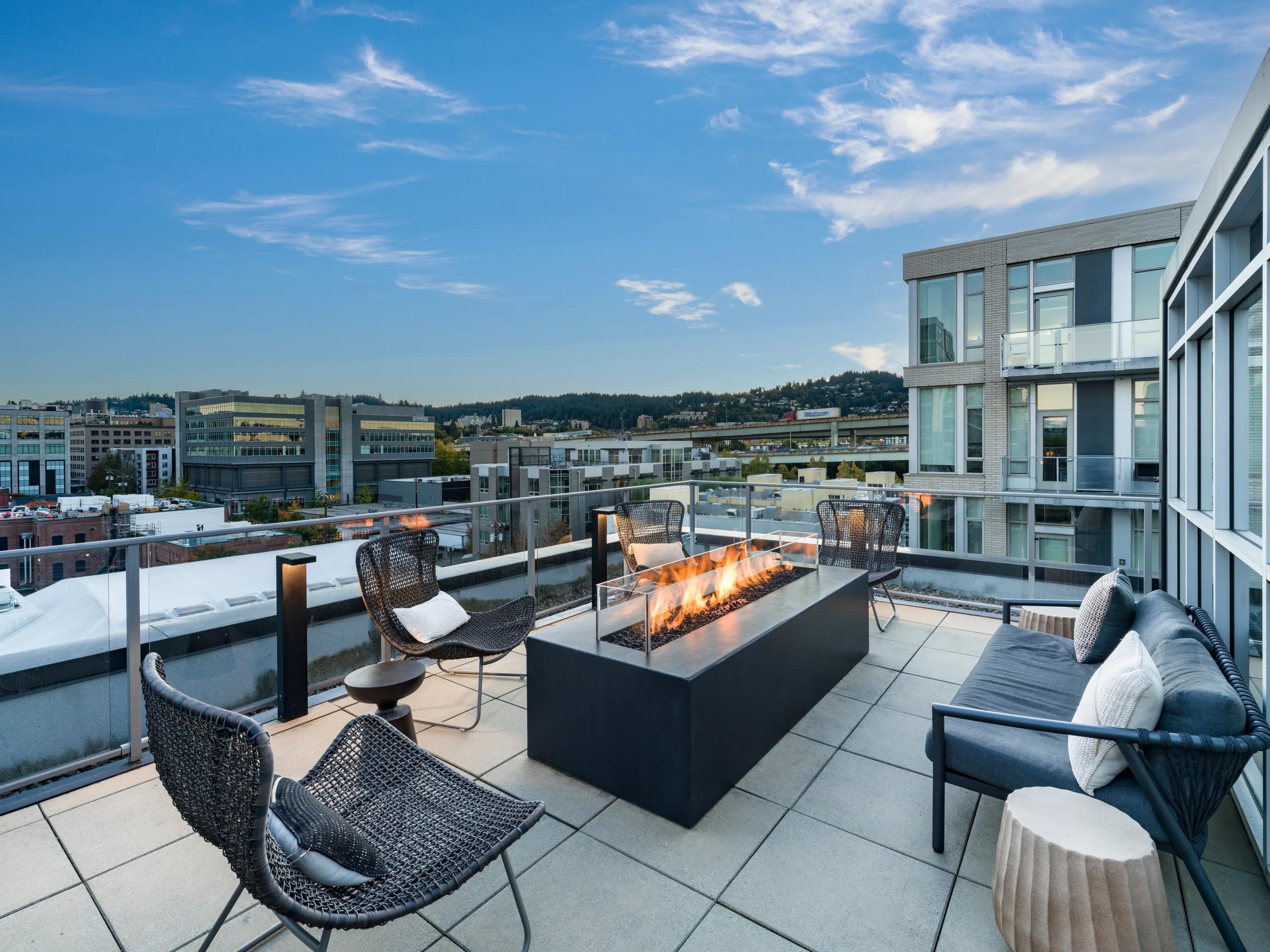Rooftop fire table modera pearl apartments in portland or