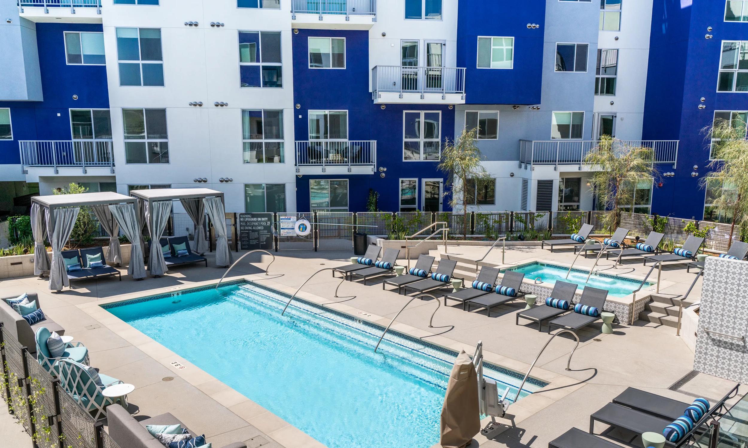 exterior pool Upper Ivy culver city apartments