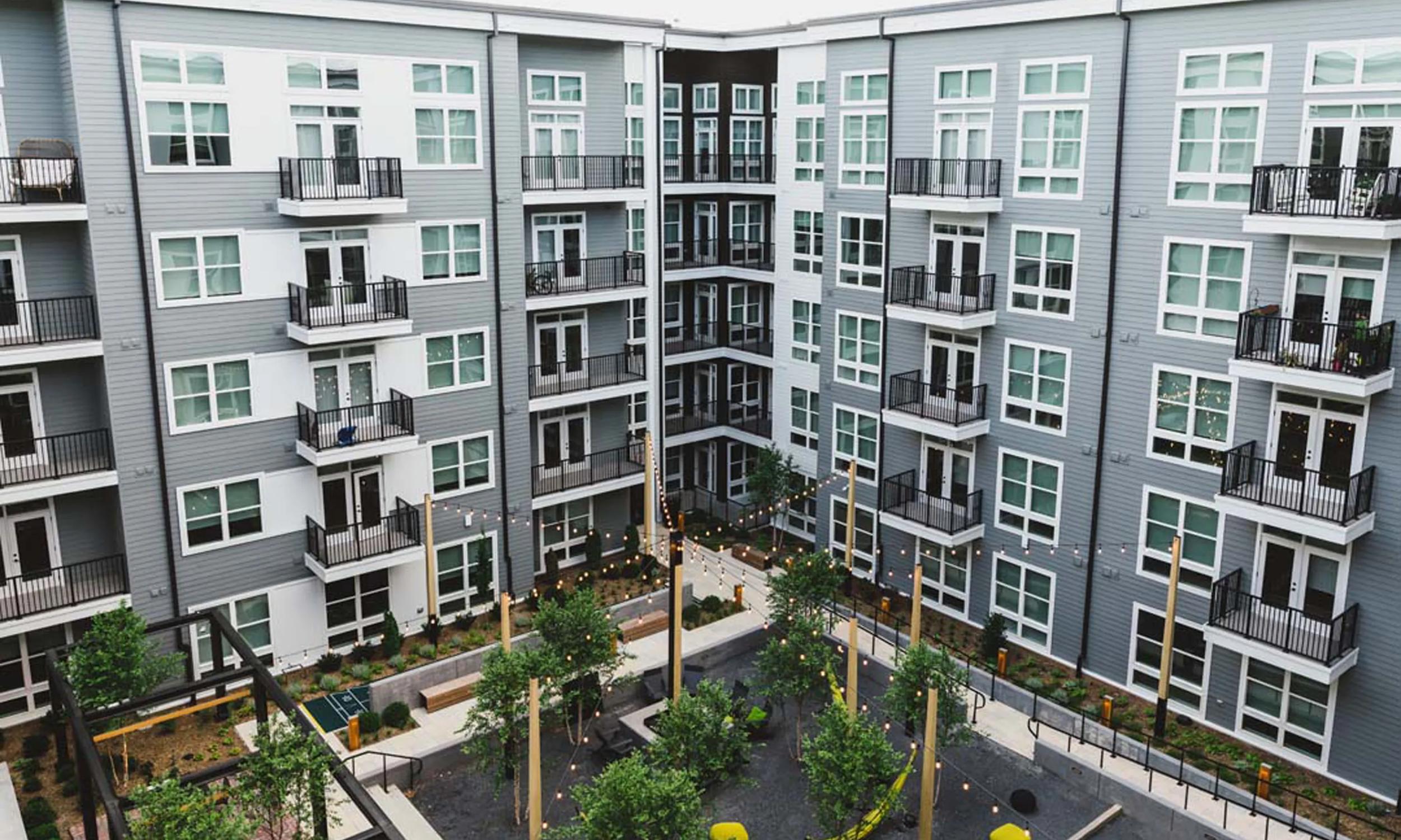 courtyard exterior modera reynoldstown apartments in atlanta ga