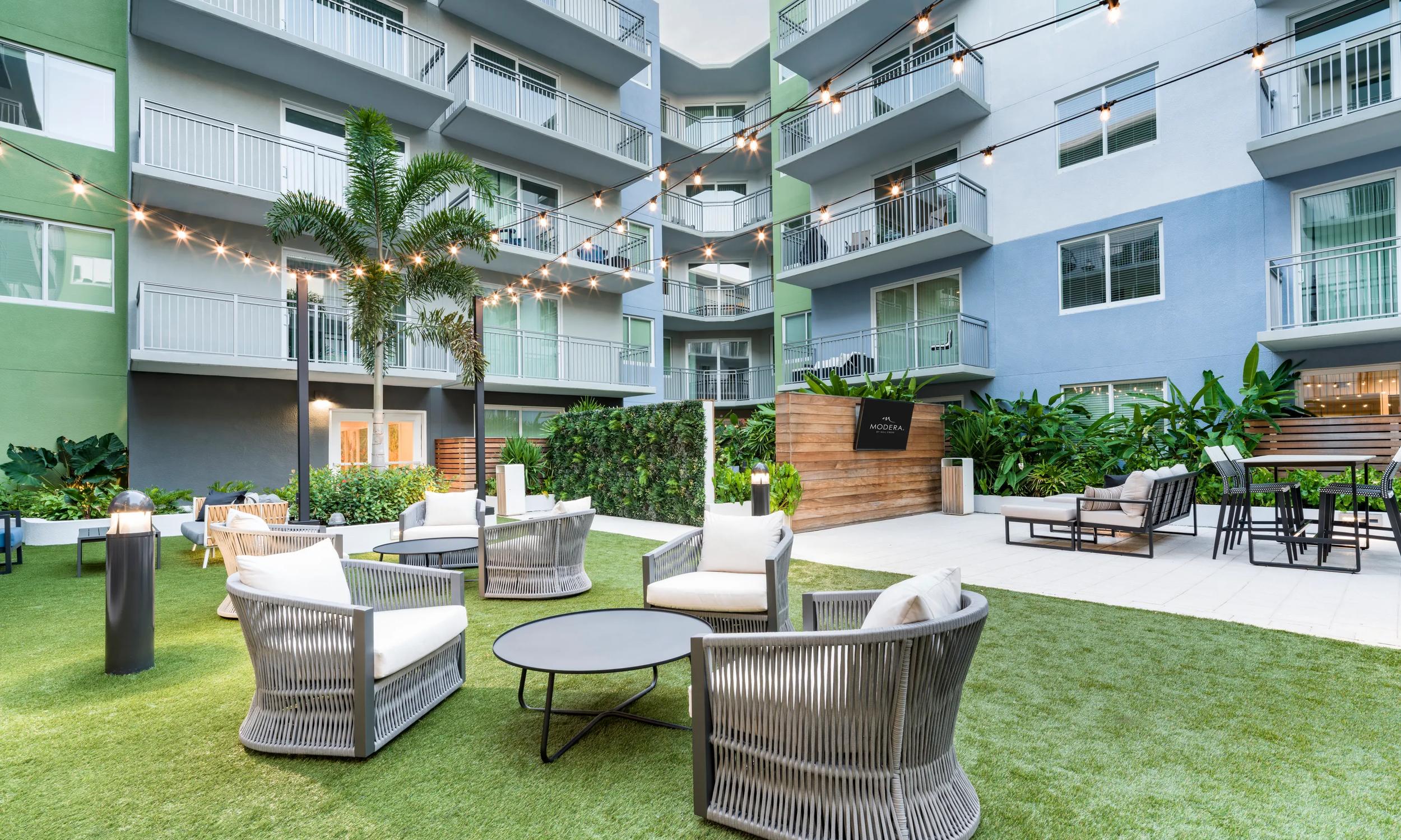 modera encore apratments in tampa fl exterior lounge