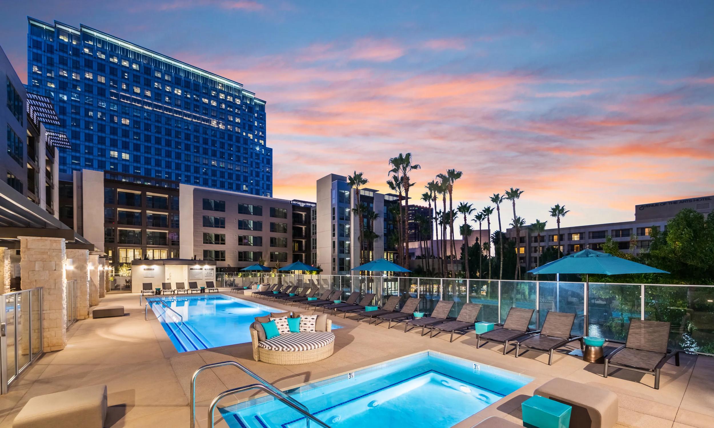 580 anton apartments in costa mesa ca pool and pool deck