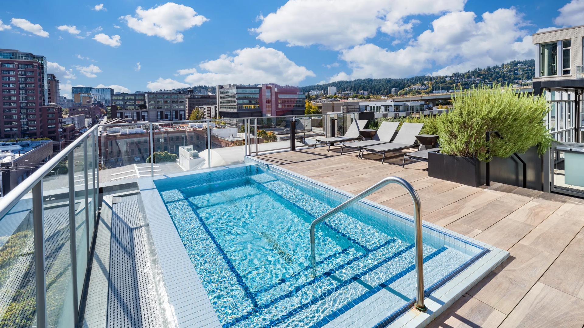 modera pearl rooftop pool and sundeck apartments in portland or