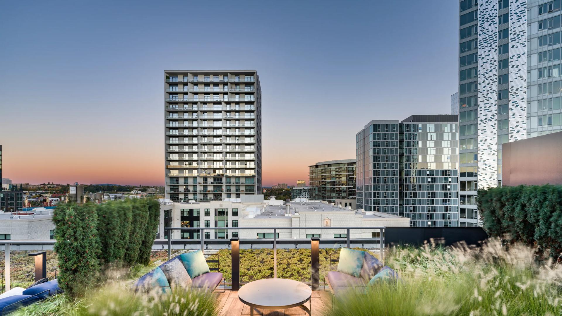 Modera pearl rooftop lounge and firepit portland apartments