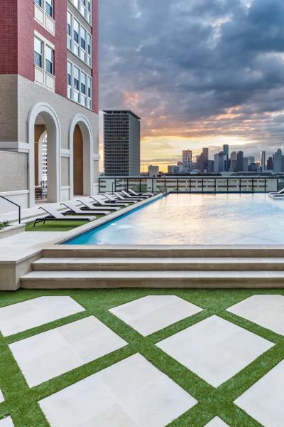 exterior building of modera waugh apartment homes for rent in houston texas