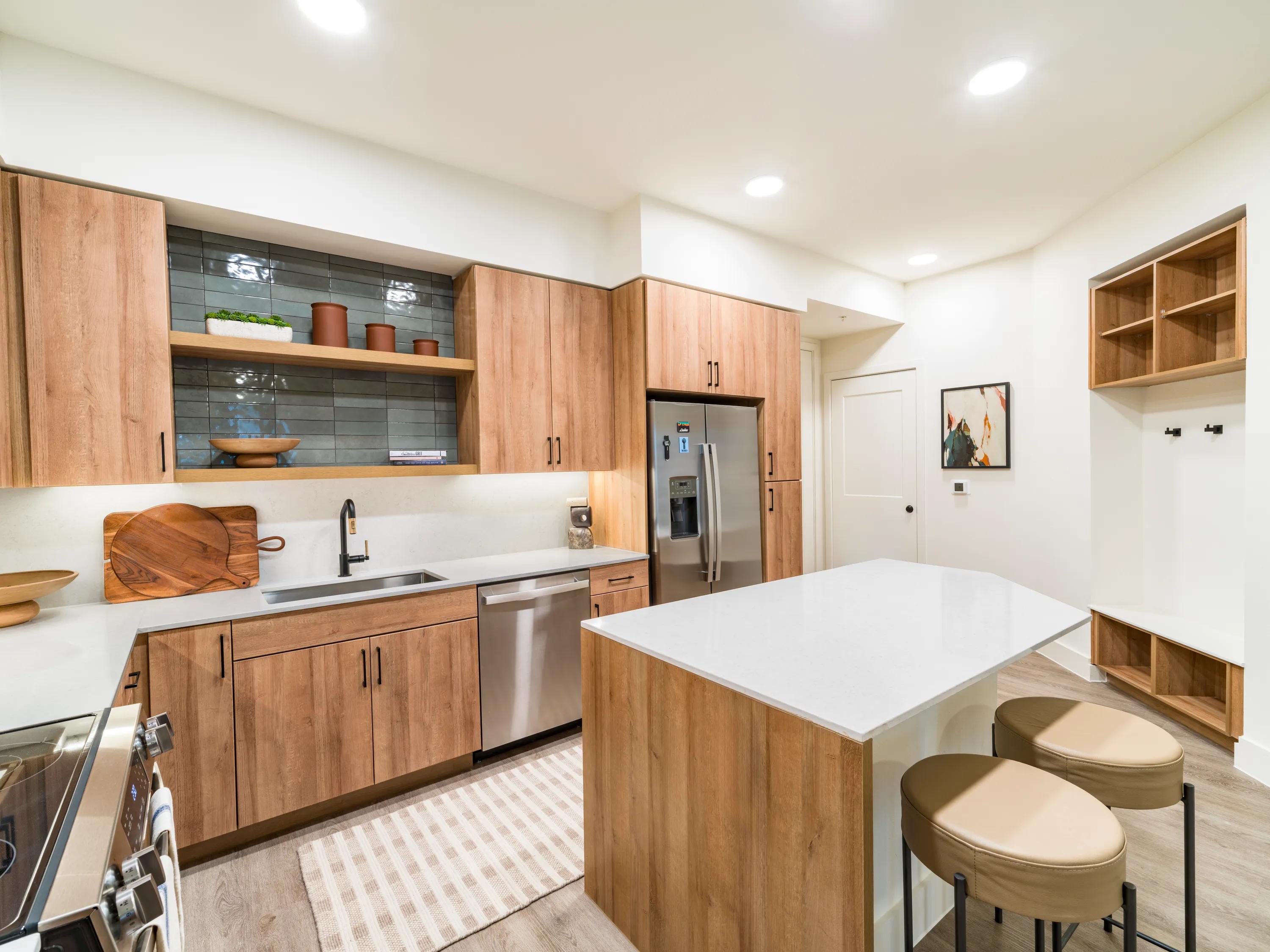 modera stunning kitchen with modern appliances and finishesmodera st paul apartments dallas tx