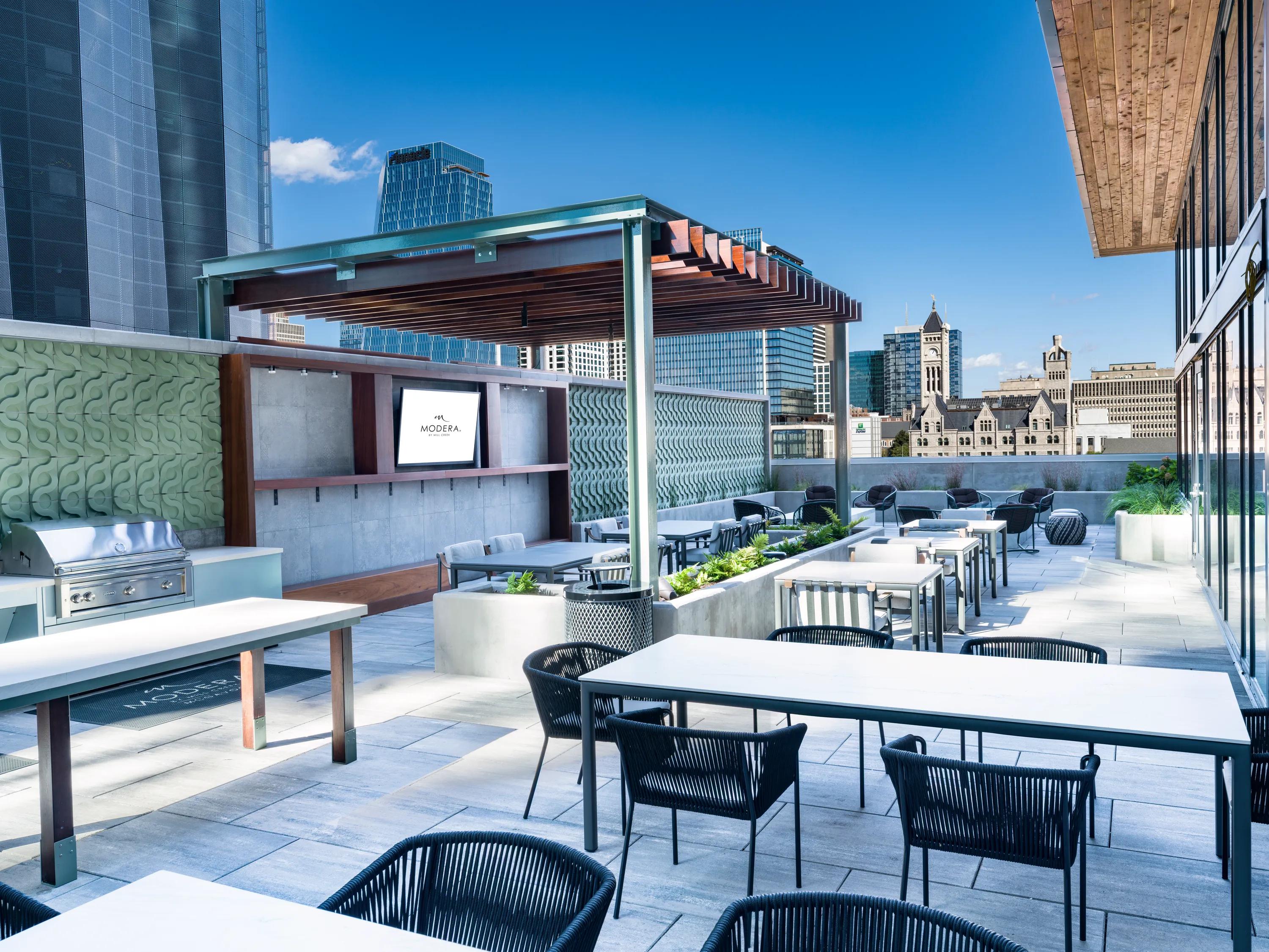 sky lounge with demonstration table modera mcgavock apartment homes for rent in nashville tn