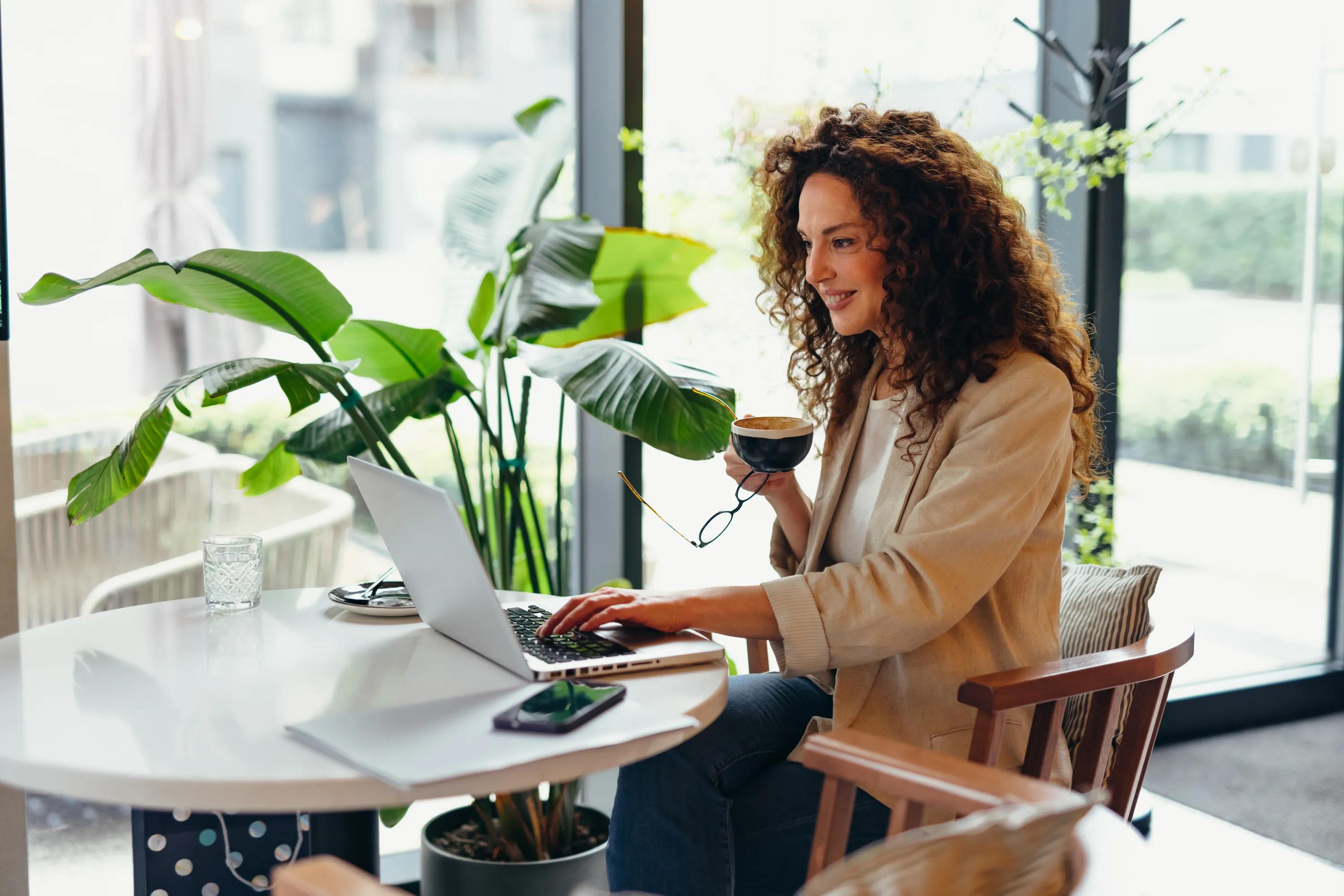 coworking lounge modera second avenue apartments in denver co