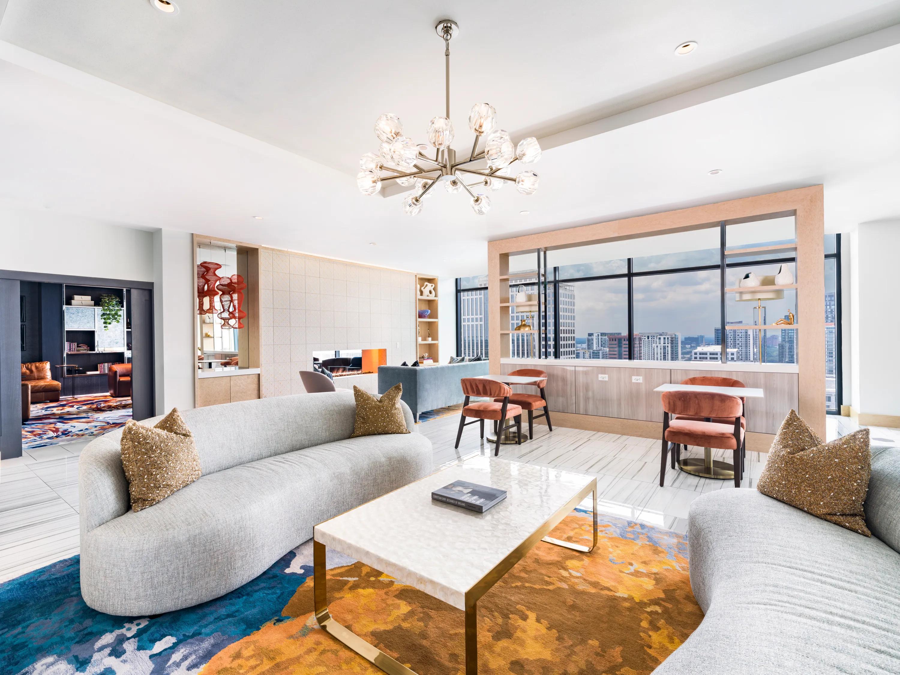 30th floor lounge with curved seating modera parkside apartment homes for rent in atlanta ga