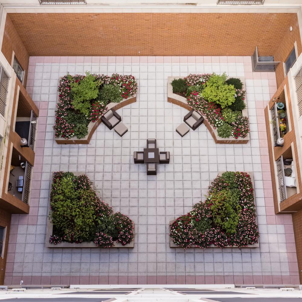 courtyard with green landscaping metropolitan at 40 park apartment homes for rent in morristown nj