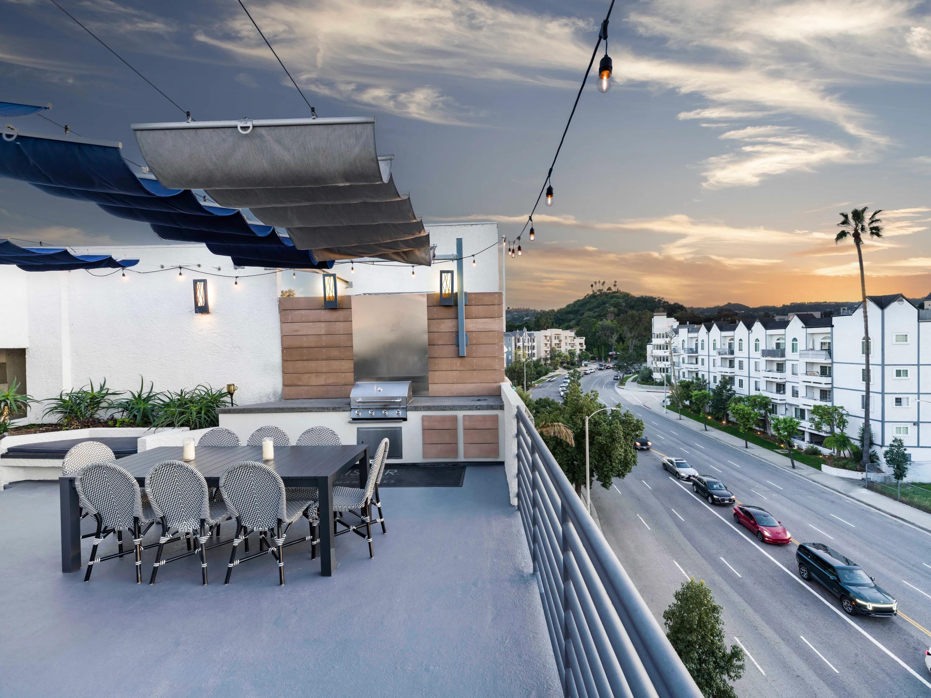 rooftop lounge alister sherman oaks apartments in sherman oaks ca