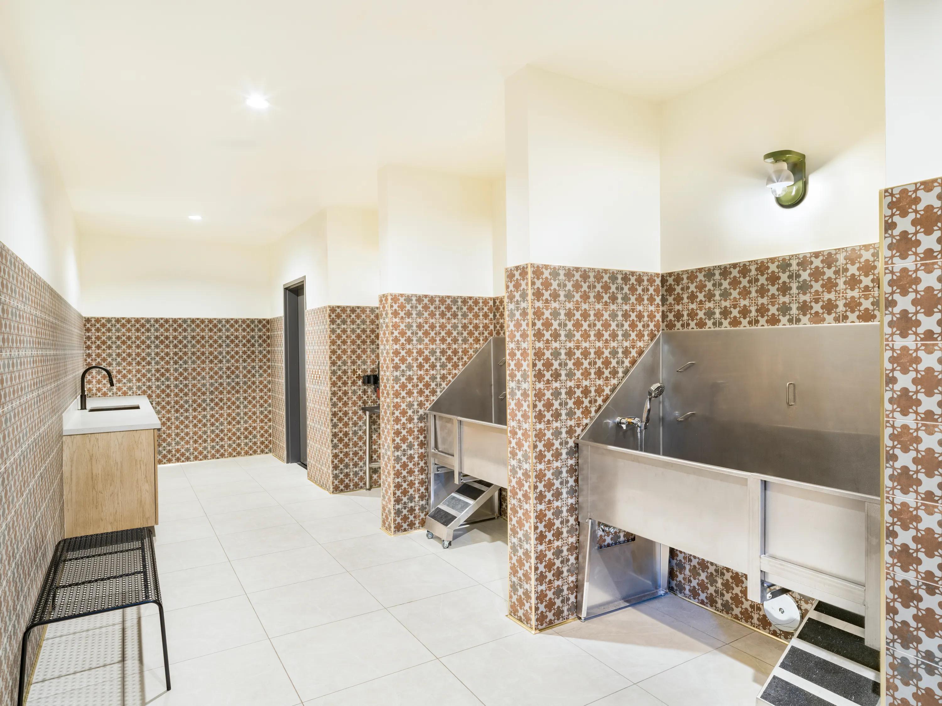 Pet-friendly community with pet spa and pet park modera rio salado